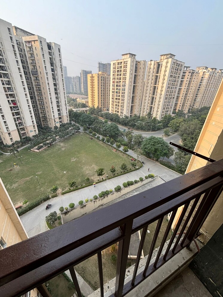 Exterior View, jaypee-greens-kosmos 3.5 Bedroom 1356 Sq.Ft. Apartment In Sector 134 Noida 3908379