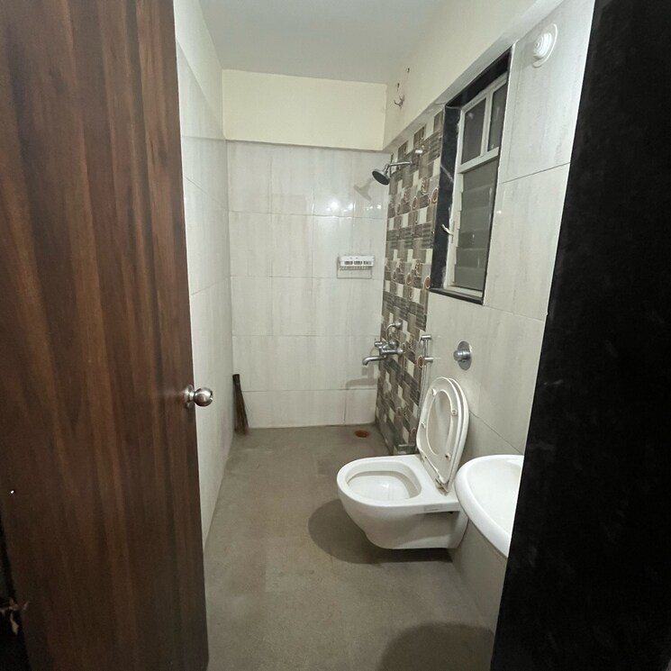 Bathroom, yashada-splendid-radiance 2 Bedroom 950 Sq.Ft. Apartment In Bhagwan Nagar Pune 7807908