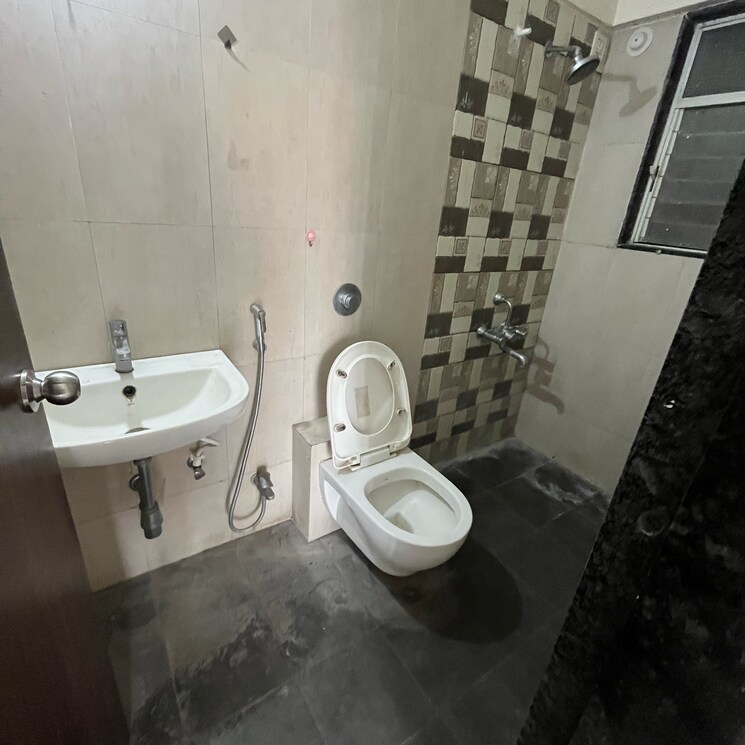 Bathroom, yashada-splendid-radiance 2 Bedroom 950 Sq.Ft. Apartment In Bhagwan Nagar Pune 7807908