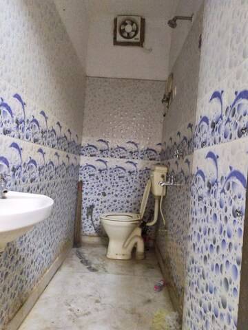 Bathroom in 1 BHK Apartment at Govindpuri – for Rent