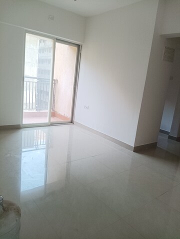 Room in 2 BHK Apartment at DB Realty Orchid Ozone, Dahisar East – for Sale