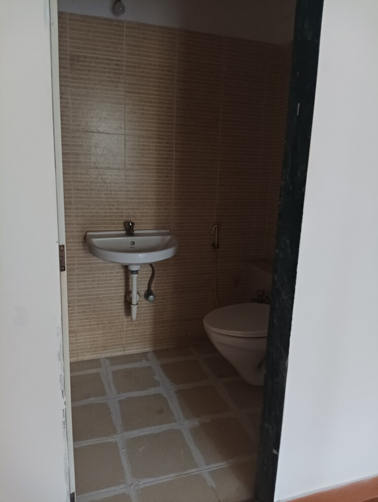 Bathroom, db-realty-orchid-ozone 2 Bedroom 629 Sq.Ft. Apartment In Dahisar East Mumbai 7808121