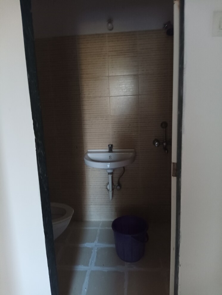 Bathroom, db-realty-orchid-ozone 2 Bedroom 629 Sq.Ft. Apartment In Dahisar East Mumbai 7808121