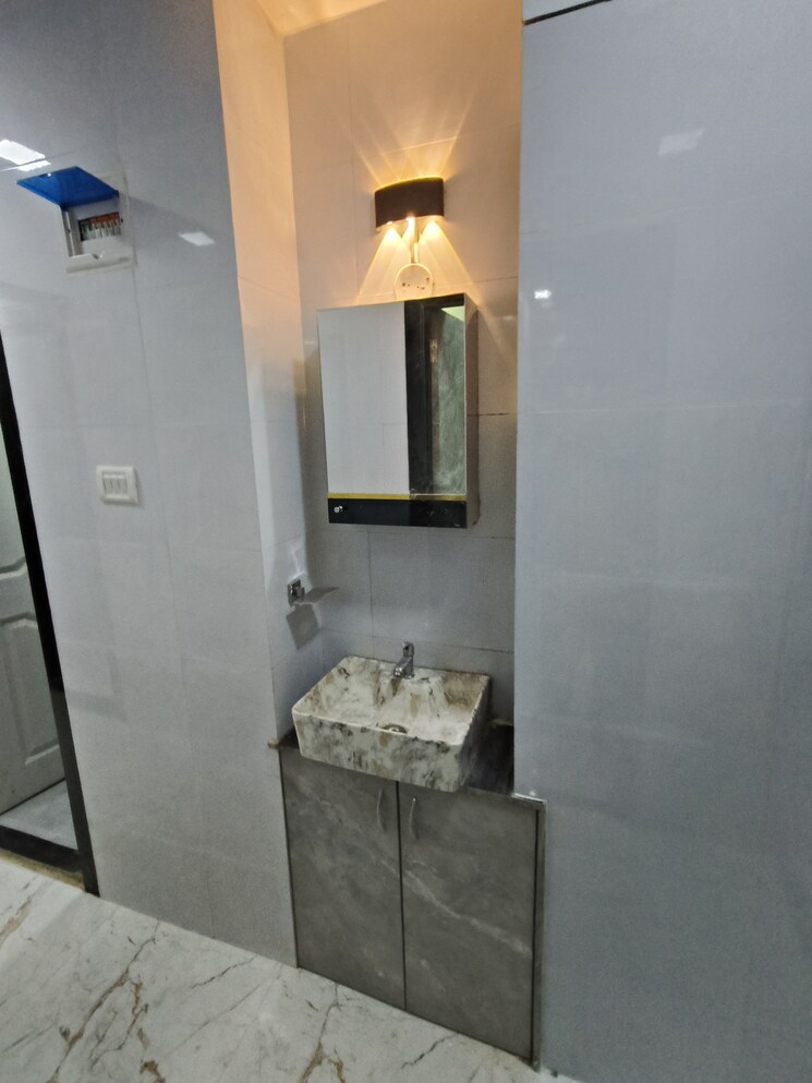 Bathroom, kusumba-13-14-chs-ltd 2 Bedroom 1000 Sq.Ft. Apartment In Vasant Vihar Thane 7808133