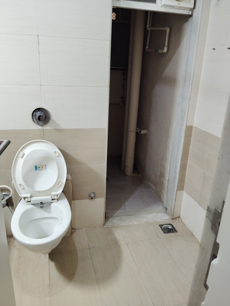 Bathroom, kalpataru-woods-ville 2 Bedroom 744 Sq.Ft. Apartment In Powai Mumbai 7808258