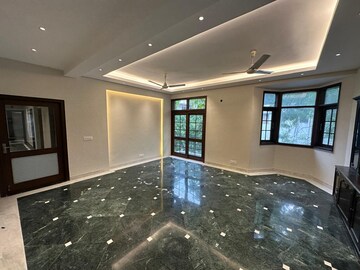 Parking in 4 BHK Builder Floor at Safdarjang Enclave – for Rent