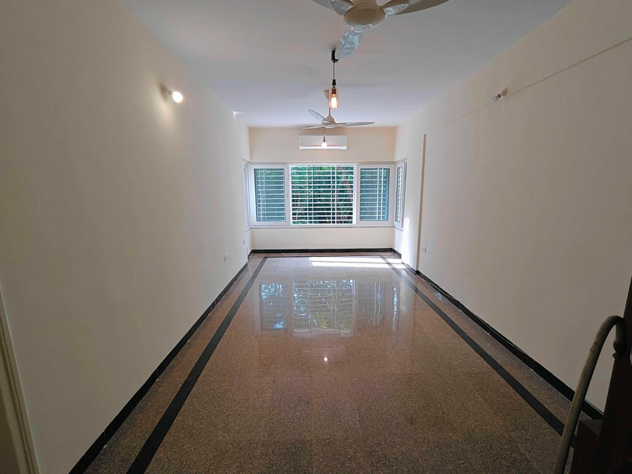 2 BHK Apartment For Resale in Hibiscus CHS Versova Versova Mumbai  7808349