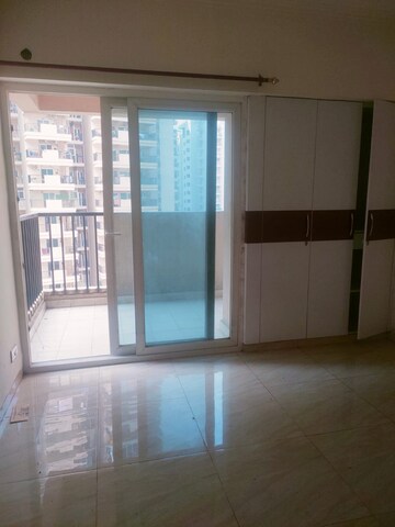Room in 2 BHK Apartment at Shri Radha Aqua Garden, Sector 16b Greater Noida – for Sale