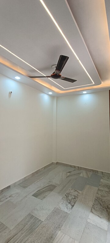 Furnished Amenities in 2 BHK Independent House at Dwarka Mor – for Sale