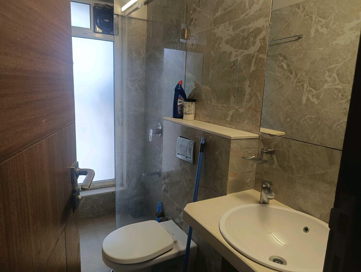 Bathroom, kabra-metro-one 2 Bedroom 547 Sq.Ft. Apartment In Andheri West Mumbai 7808654