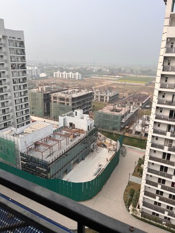3 BHK Apartment For Sale in Central Park Flower Valley Aqua Front Towers, Sohna Sector 33