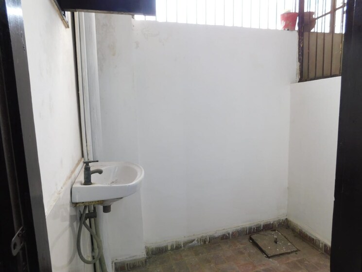 Bathroom, prateek-grand-city 2 Bedroom 970 Sq.Ft. Apartment In Siddharth Vihar Ghaziabad 7808754