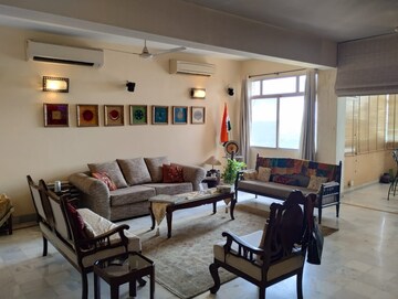 Gym in 5 BHK Apartment at DLF Silver Oaks, Sector 26 – for Sale