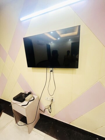Furnished Amenities in 2 BHK Builder Floor at Vatika INXT Emilia floors, Sector 82 – for Sale