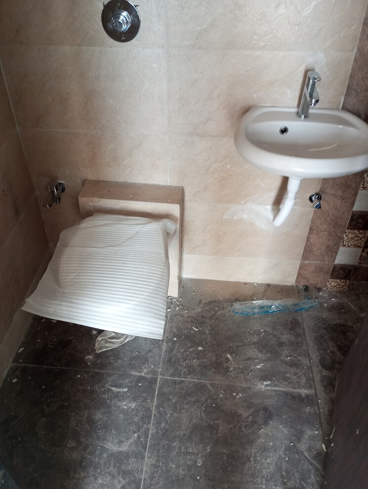 Bathroom, sai-proviso-icon 2 Bedroom 1000 Sq.Ft. Apartment In Roadpali Navi Mumbai 7808767