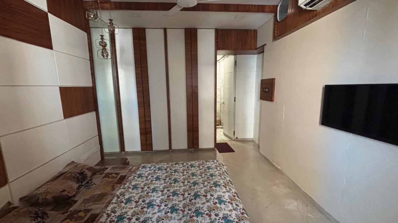 2 BHK Apartment For Resale in Gayatri Darshan Kandivali East Mumbai  7808820