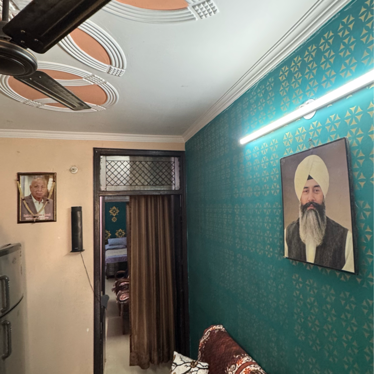 Living Room, mohan garden 2 Bedroom 60 Sq.Yd. Builder Floor In Mohan Garden Delhi 7808964