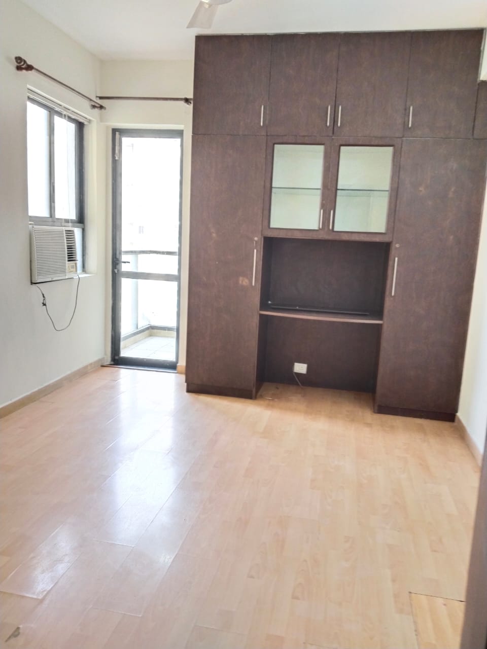 3 BHK + Servant Room Apartment For Sale in Bestech 92 Market Place