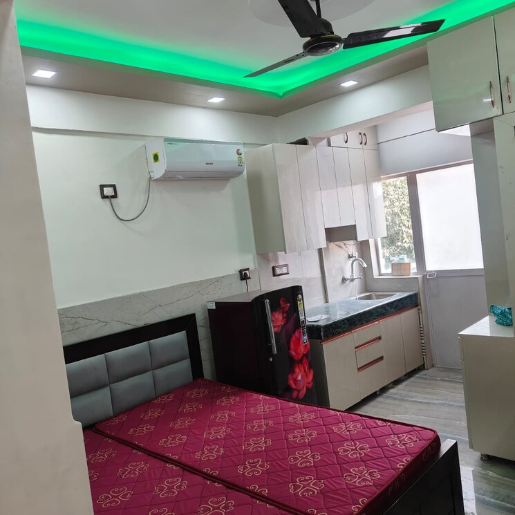 Room, emaar-palm-hills Studio 200 Sq.Ft. Apartment In Sector 77 Gurgaon 7809048