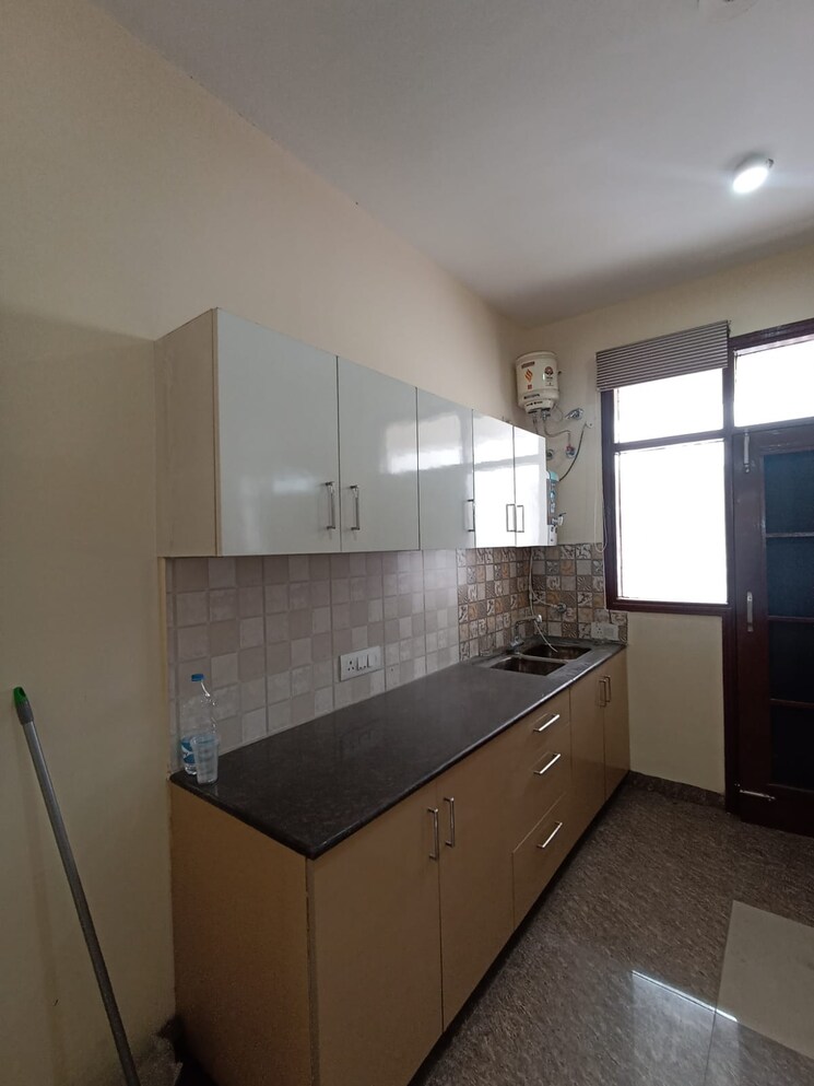 Kitchen, malwa-escon-arena 4 Bedroom 2375 Sq.Ft. Apartment In Lohgarh Zirakpur 7809120