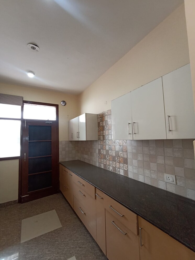 Kitchen, malwa-escon-arena 4 Bedroom 2375 Sq.Ft. Apartment In Lohgarh Zirakpur 7809120