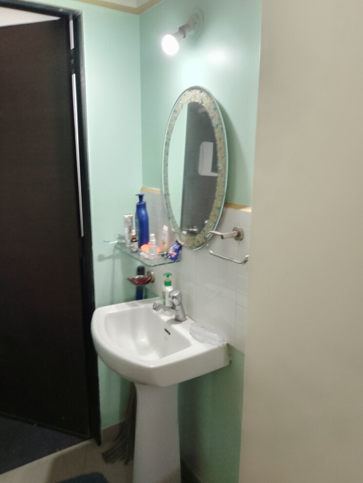 Bathroom, anand-yog-society 1 Bedroom 552 Sq.Ft. Apartment In Viman Nagar Pune 7809293