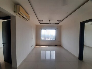 Room in 2 BHK Apartment at Lalani Grandeur, Goregaon East – for Sale