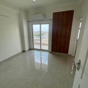 Room in 3 BHK Apartment at Shree Vardhman Victoria, Palda Dhaani – for Rent