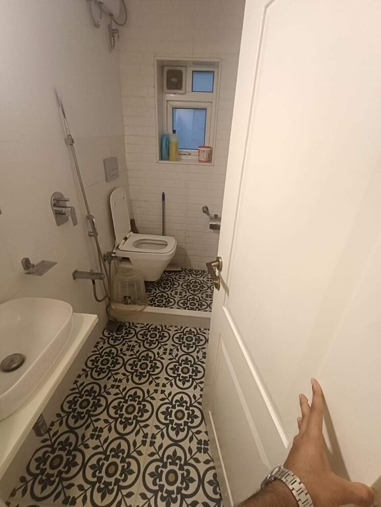 Bathroom, laxmi-niwas-dadar-east 1 Bedroom 500 Sq.Ft. Apartment In Dadar East Mumbai 7809670