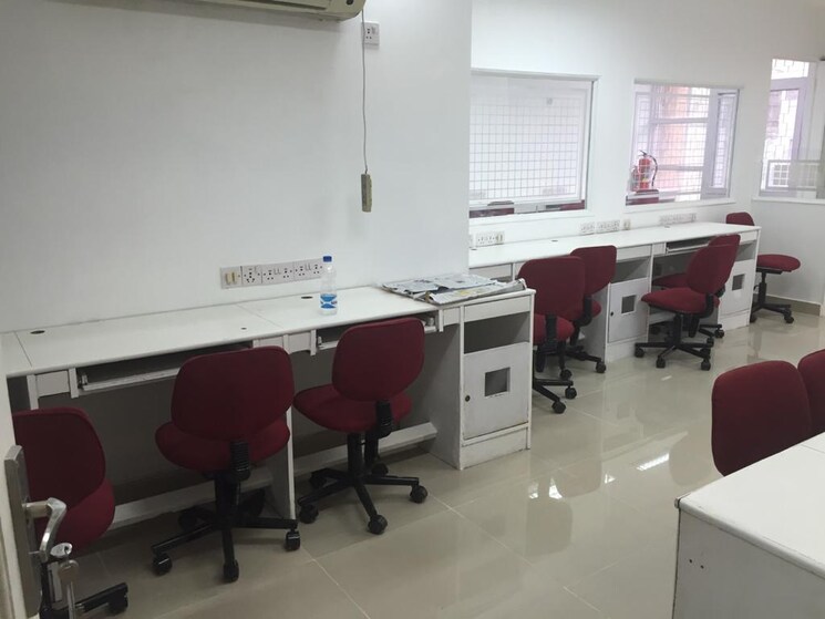 Team Area, south extension i Commercial Office Space 1300 Sq.Ft. In South Extension I Delhi 7809717