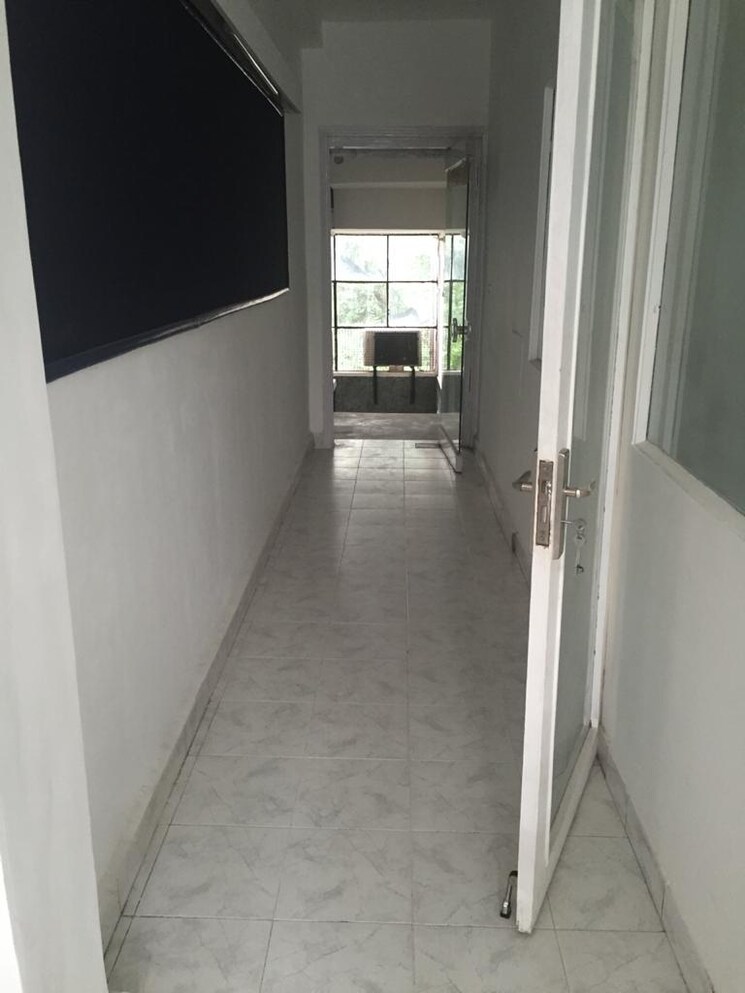 undefined, south extension i Commercial Office Space 1300 Sq.Ft. In South Extension I Delhi 7809717