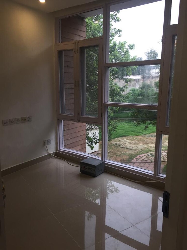 Floor Plan, south extension i Commercial Office Space 1300 Sq.Ft. In South Extension I Delhi 7809717