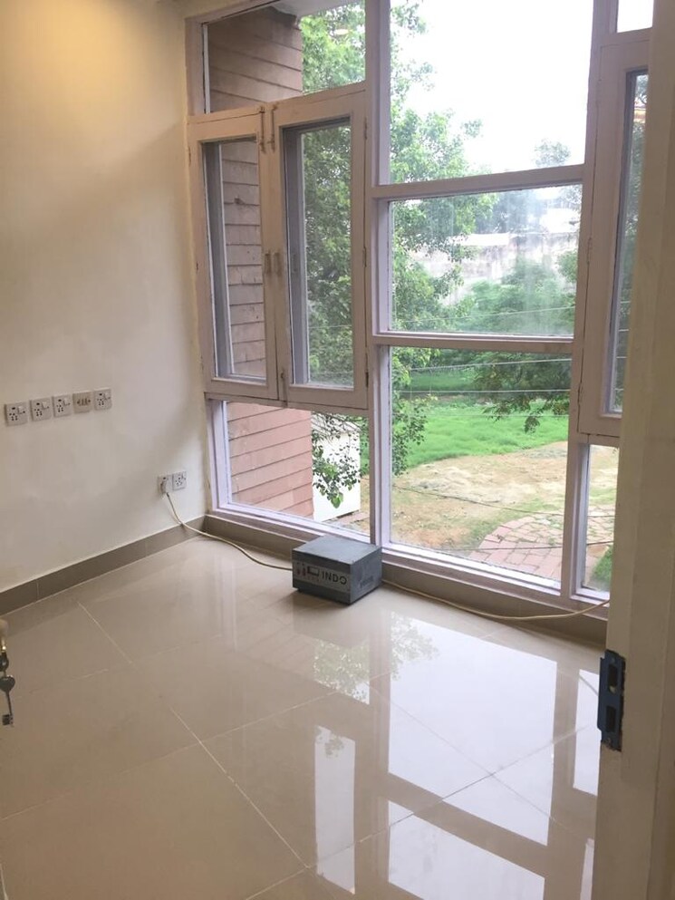 Floor Plan, south extension i Commercial Office Space 1300 Sq.Ft. In South Extension I Delhi 7809717