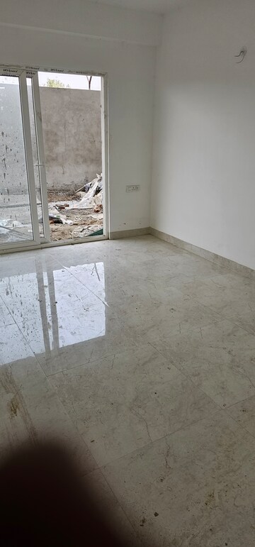 Furnished Amenities in 4 BHK Apartment at Uninav Utopia, Morti – for Sale