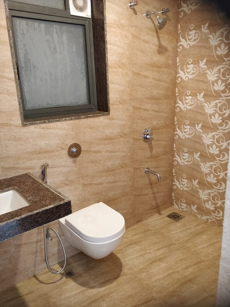 Bathroom, amanora-gold-towers 2 Bedroom 740 Sq.Ft. Apartment In Hadapsar Pune 7809765