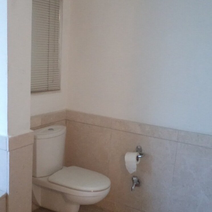 Bathroom, dlf-the-summit 4 Bedroom 3300 Sq.Ft. Apartment In Dlf Phase V Gurgaon 7809795