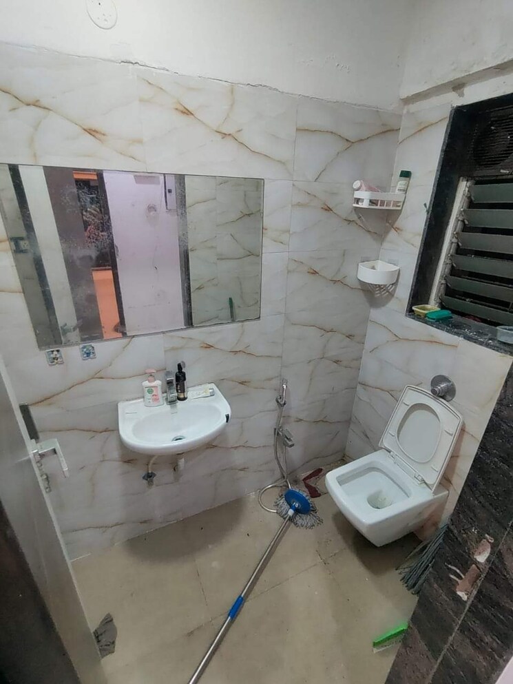 Bathroom, chintamani-chs-sion-east 2 Bedroom 700 Sq.Ft. Apartment In Sion East Mumbai 7809837