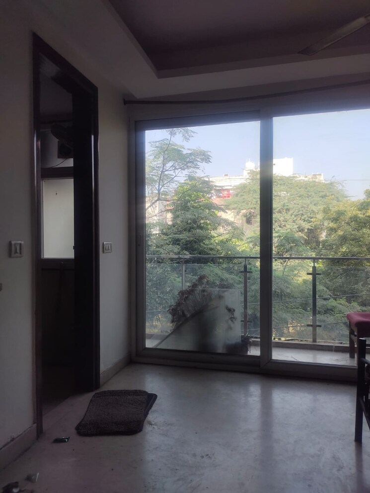 Room, east of kailash 3 Bedroom 1100 Sq.Ft. Builder Floor In East Of Kailash Delhi 7809892