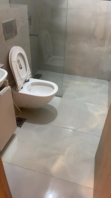 Bathroom in 3.5 BHK Apartment at Ardee City Palm Grove Heights, Sector 52 – for Sale