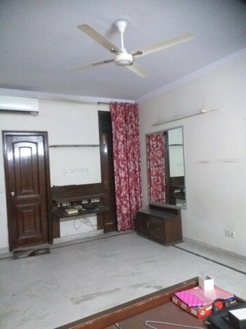 Bedroom in 3 BHK Builder Floor at East Patel Nagar – for Sale