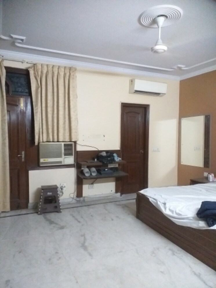 Bedroom, east patel nagar 3 Bedroom 1780 Sq.Ft. Builder Floor In East Patel Nagar Delhi 7810096