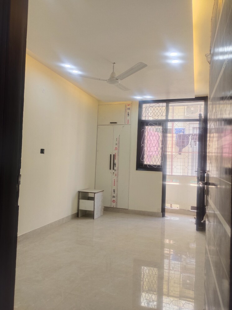 Kitchen, east of kailash 3 Bedroom 1150 Sq.Ft. Builder Floor In East Of Kailash Delhi 7810141