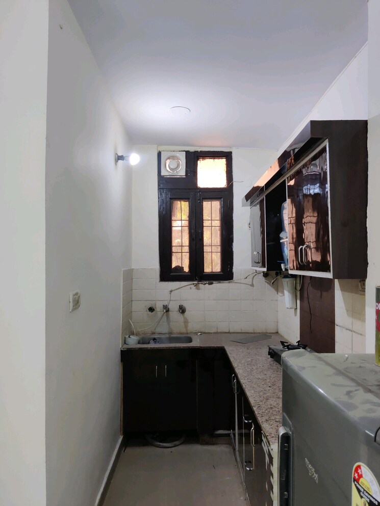 Kitchen, dlf-the-belvedere-park 4 Bedroom 1750 Sq.Ft. Apartment In Sector 24 Gurgaon 7810291