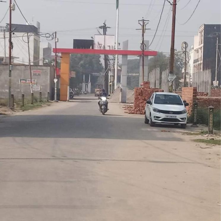  Parking, pallav puram phase 2  180 Sq.Yd. Plot In Pallav Puram Phase 2 Meerut 7810324