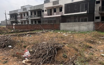 Plot For Sale in Tapukara