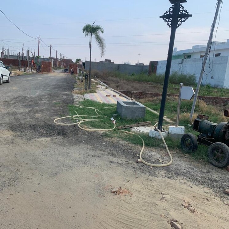  Parking, pallav puram phase 2  200 Sq.Yd. Plot In Pallav Puram Phase 2 Meerut 7810391