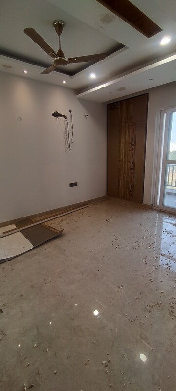 Furnished Amenities in 4 BHK Builder Floor at BPTP Eden Estate, Sector 81 – for Sale