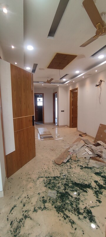 Furnished Amenities in 4 BHK Builder Floor at BPTP Eden Estate, Sector 81 – for Sale