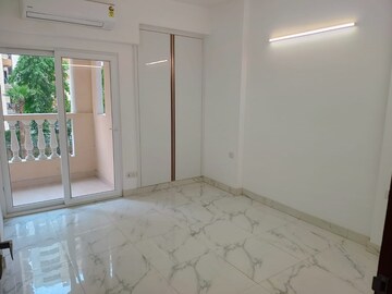 Room in 3 BHK Apartment at Purvanchal Royal City II, Chi V Greater Noida – for Sale