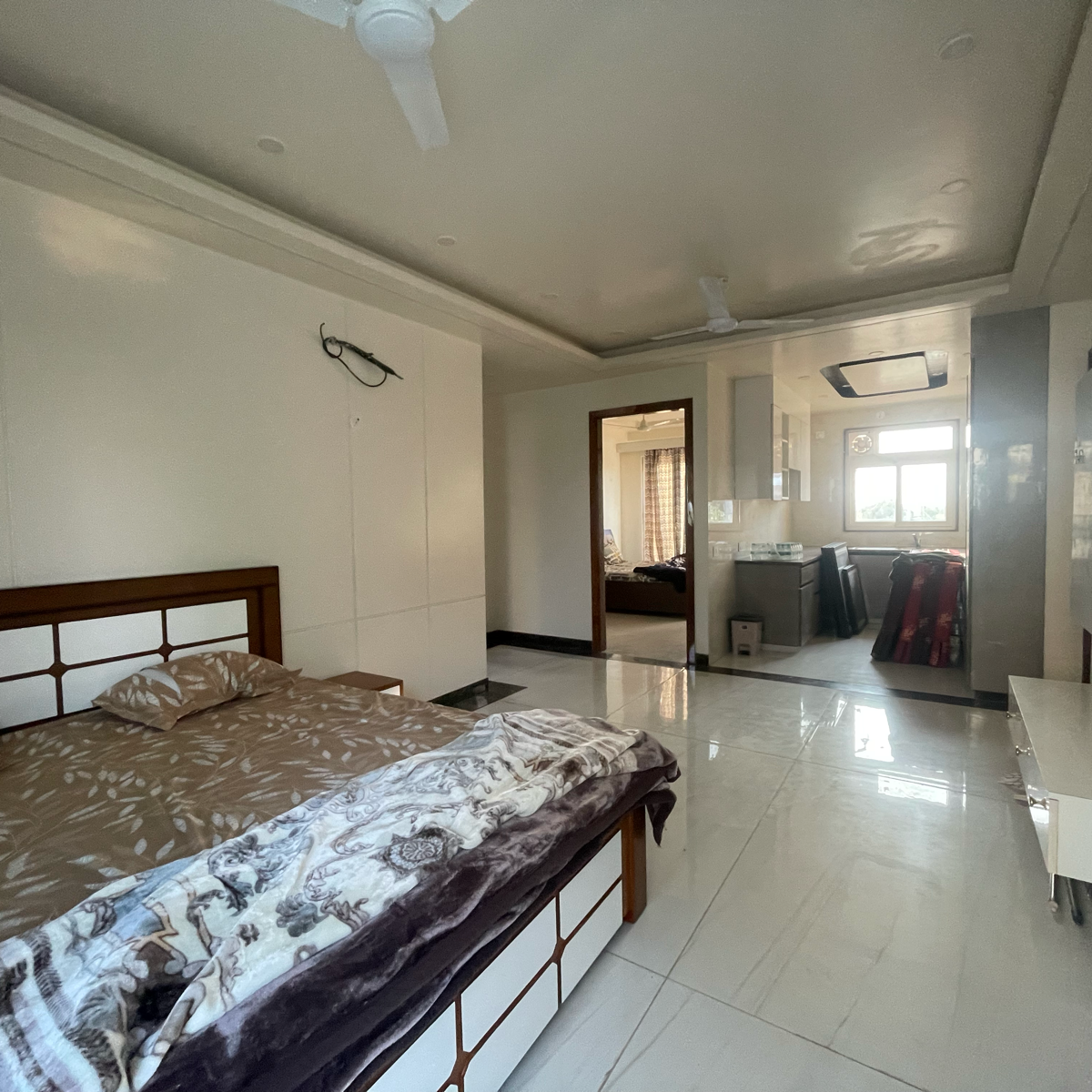 3 BHK + Servant Room,Extra Room Builder Floor For Sale in BPTP Amstoria Country Floor